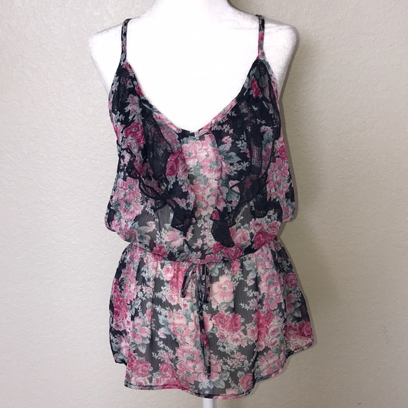 Tops - Floral blouse!